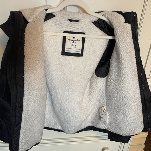 Abercrombie Fitch Black Junior 13/14 Sherpa Puffer Jacket - Picture 2 of 5